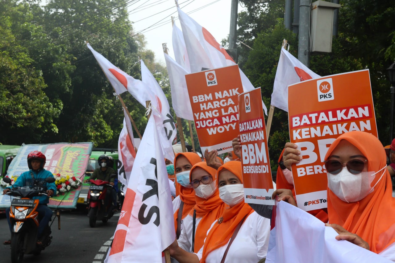 Menuntut Pembatalan Kenaikan Harga BBM Bersubsidi,  Warga Kota Bogor Adakan Freezemob