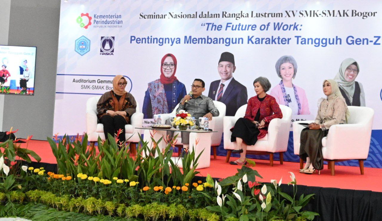 Hadiri Seminar Nasional Lustrum XV SMK-SMAK Bogor, Dody Hikmawan Soroti Pentingnya Pemahaman Karakter Gen-Z Hadiri Seminar Nasional Lustrum XV SMK-SMAK Bogor, Dody Hikmawan Soroti Pentingnya Pemahaman Karakter Gen-Z