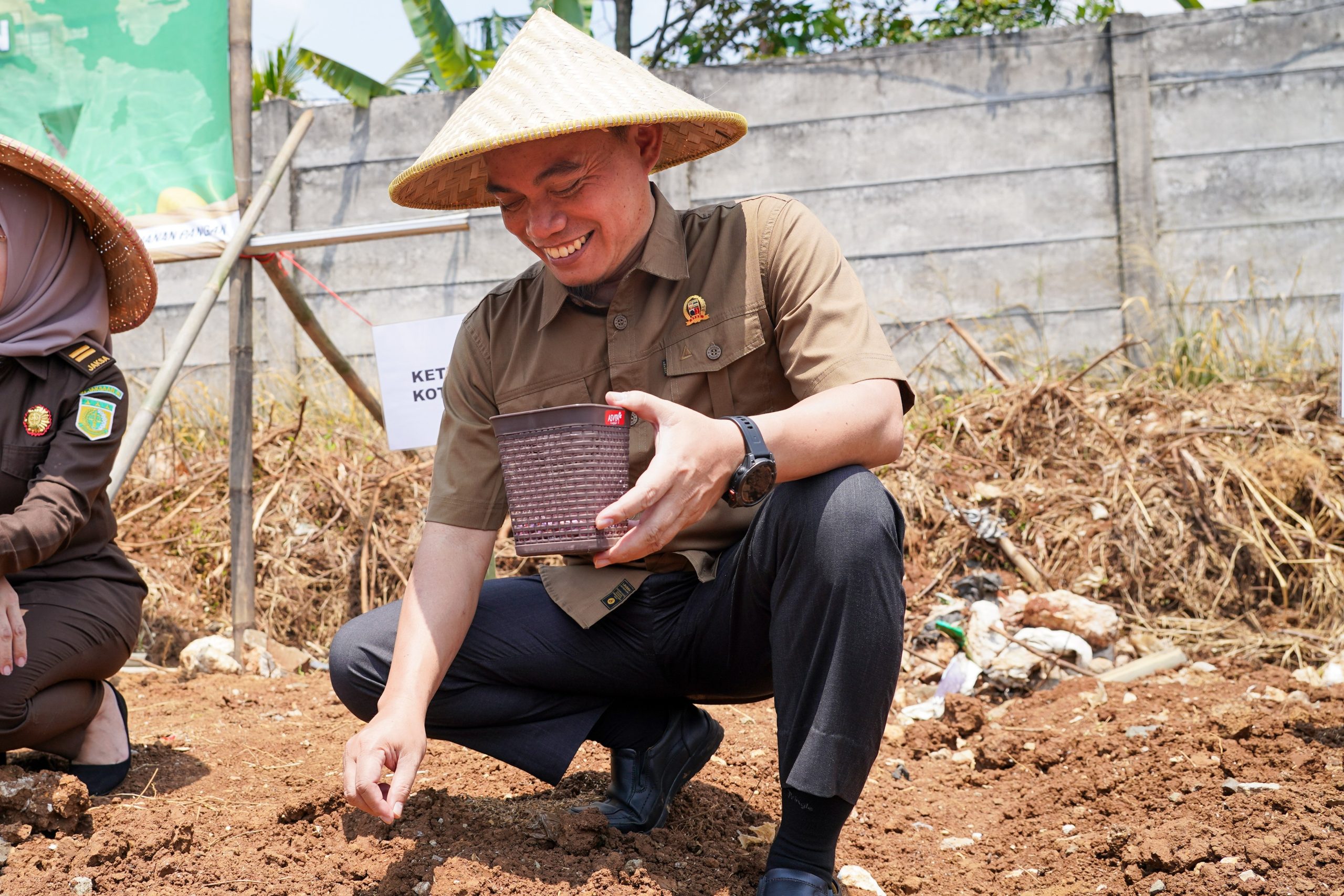 Karnain Asyhar Dukung Penanaman Jagung Serentak untuk Wujudkan Ketahanan Pangan Indonesia Karnain Asyhar Dukung Penanaman Jagung Serentak untuk Wujudkan Ketahanan Pangan Indonesia